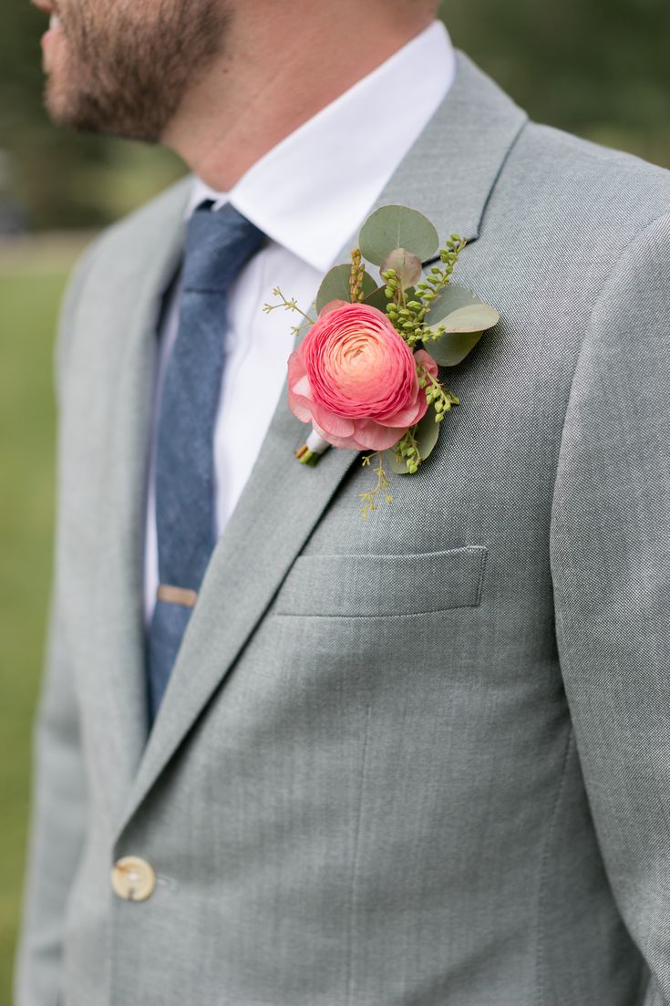 Ranunculus Boutonniere
