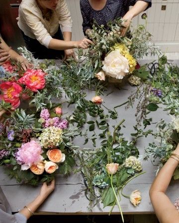 Bloom & Build: Spring Tablescape (Friday April 10th)